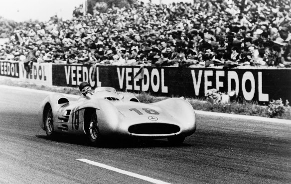 juan-manuel-fangio_mercedes_1954
