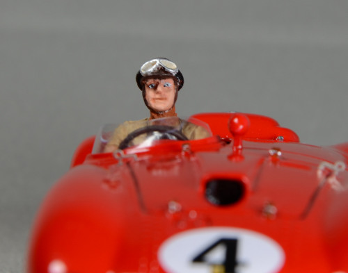 Le pilote a l'air halluciné ! The pilot seems hallucinated!