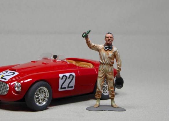 Avec une vieille Ferrari 166 à rénover / With an old Ferrari 166 which need renovation