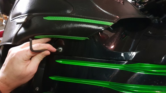 ZZR-1400-charger-batterie-1