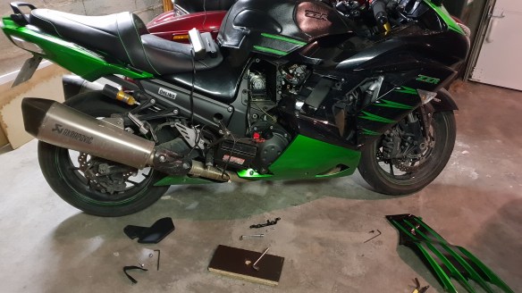 ZZR-1400-charger-batterie-10