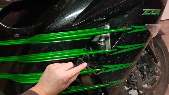 ZZR-1400-charger-batterie-3